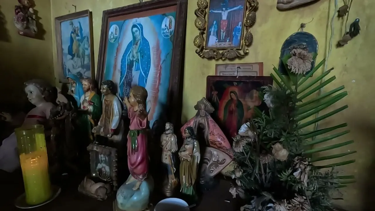 El altar familiar en casa de doña Gertrudis
