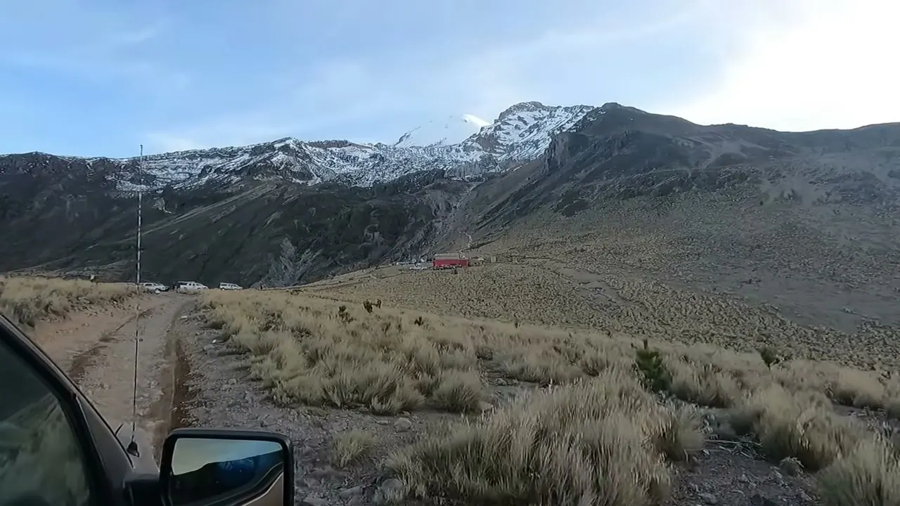 Mi intento de cumbre en el Pico de Orizaba: frío extremo, una roca rodando y unos malos crampones