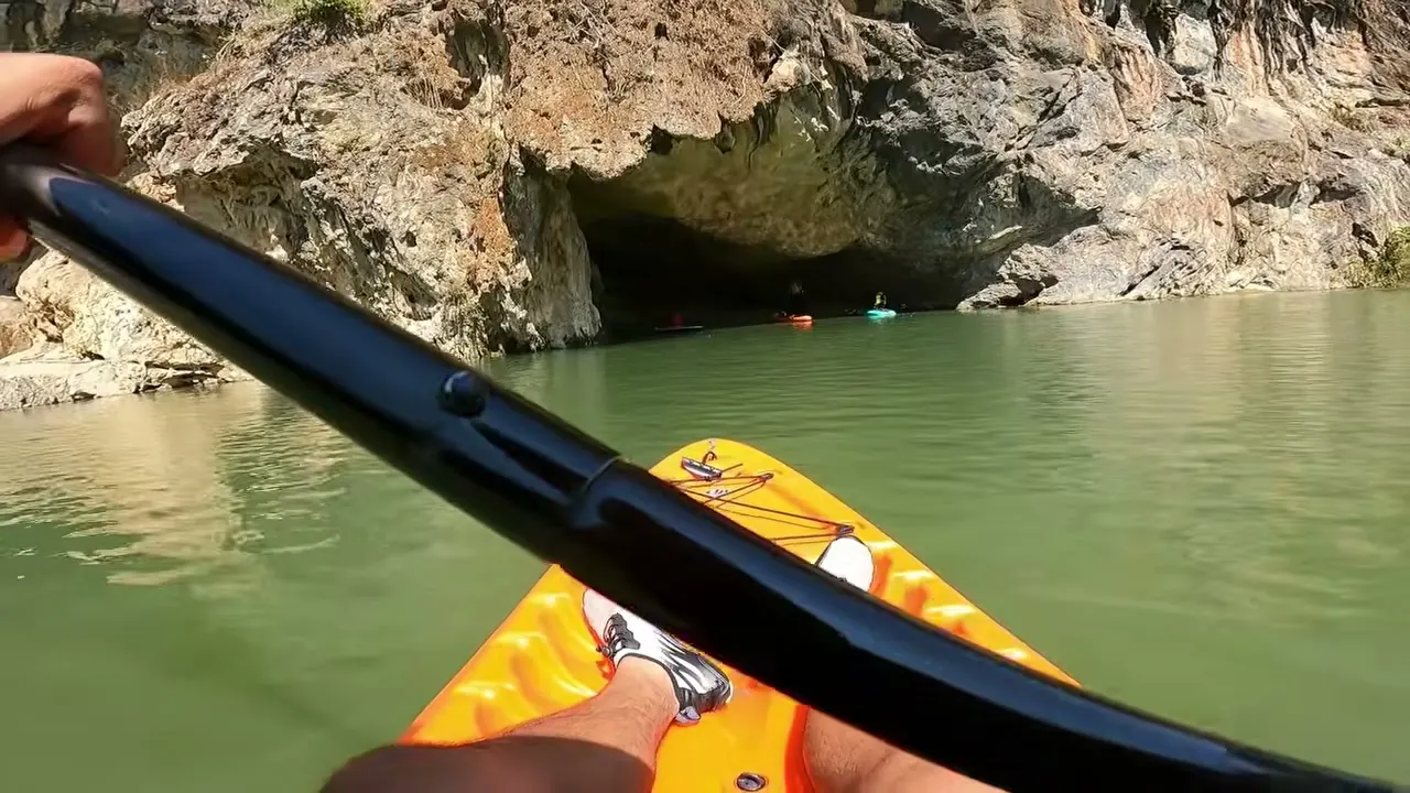 5 km en kayak por el río Papagayo hasta el puente de la Autopista del Sol